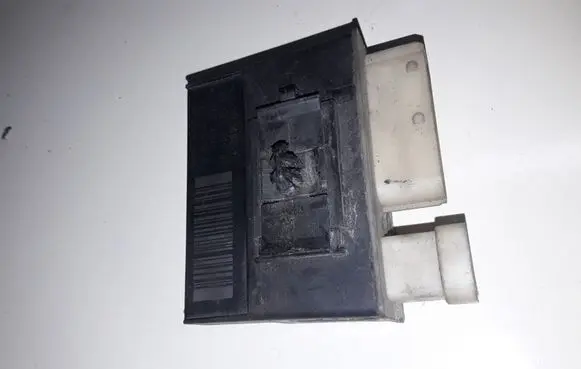 Glow plug pre-heat relay
