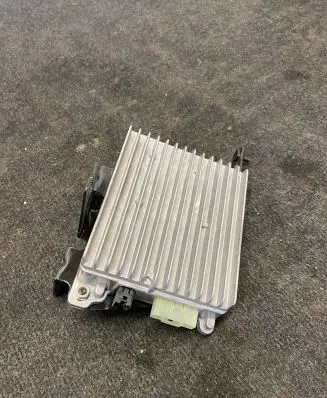 BMW X5 F15 Voltage converter/converter module 6817834