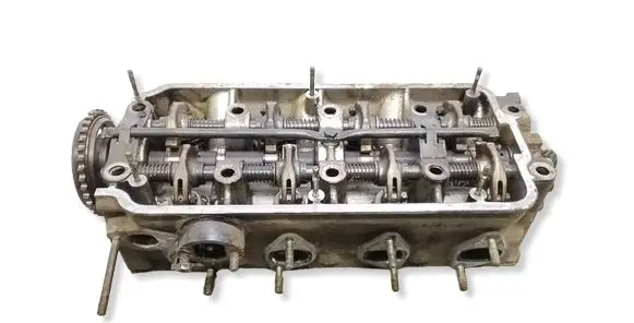 BMW 3 E30 Engine head 1268566