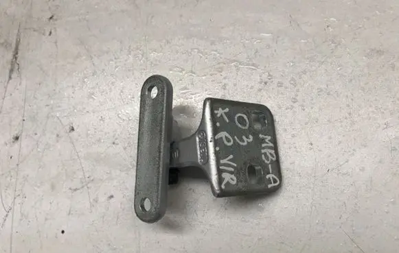 Mercedes-Benz A W168 Front door upper hinge