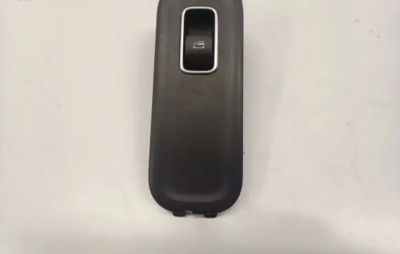 Mercedes-Benz CLA C118 X118 Electric window control switch A1679050201