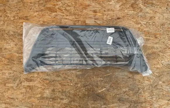 Toyota Yaris Front bumper lower grill 531120D250