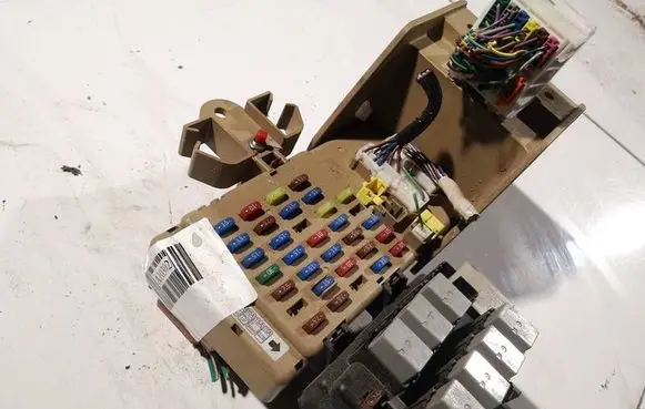 Subaru Forester SH Fuse box set 82201fg010 007025