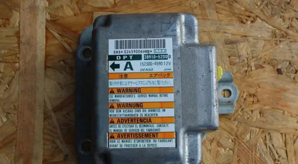 Suzuki Grand Vitara I Airbag control unit/module 3891052D0