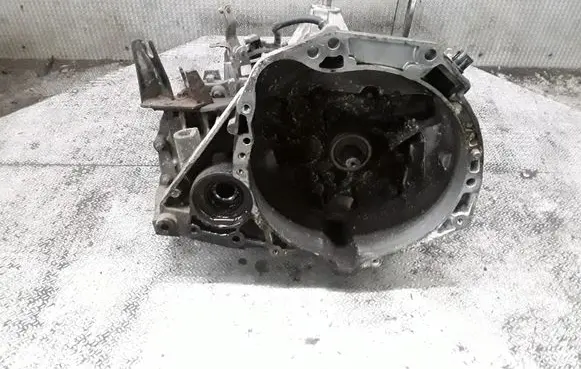 Nissan Note (E11) Manual 5 speed gearbox JH3103 8200247902
