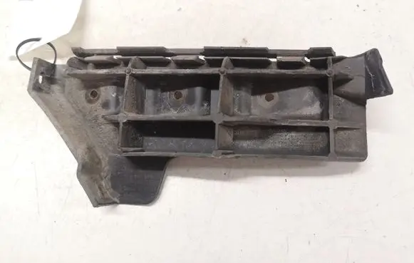 Seat Ibiza III (6L) Front bumper mounting bracket 6L0807184 M8205