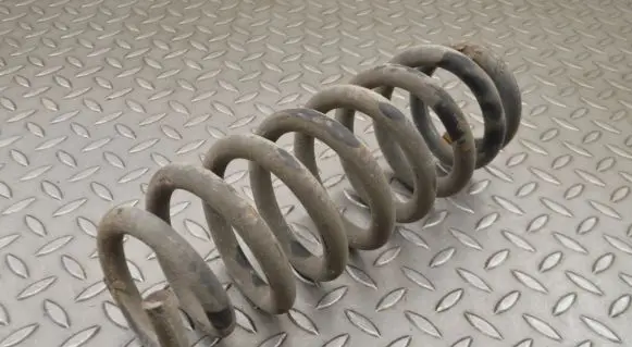 Suzuki Grand Vitara II Rear coil spring
