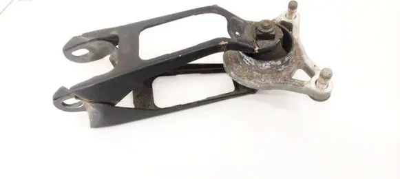 Volvo S70 V70 V70 XC Engine mount bracket