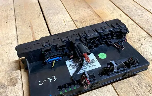 Mercedes-Benz C W203 SAM control unit A2035451801 2035451801
