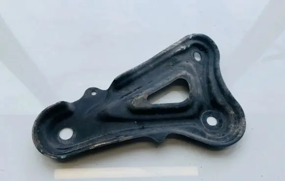 Toyota Prius (XW30) Engine mounting bracket
