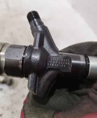 Subaru Impreza III Fuel injector 16613AA030 09M08194