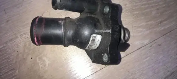Ford Mondeo Mk III Thermostat housing 4l5gae 4l5g-ae