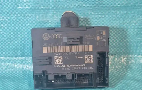 Volkswagen Touareg II Door control unit/module 4H0959792F