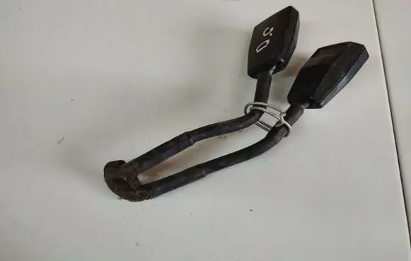 Ford Fiesta Rear seatbelt buckle 