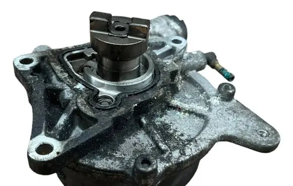 Hyundai Santa Fe Vacuum pump 288102F000