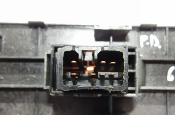 Hyundai Matrix Electric window control switch 9358017000