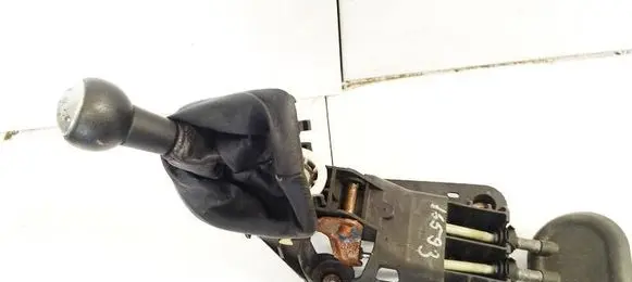 Peugeot 207 Gear shifter/selector 