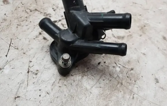 Opel Astra K Thermostat housing 160503A3