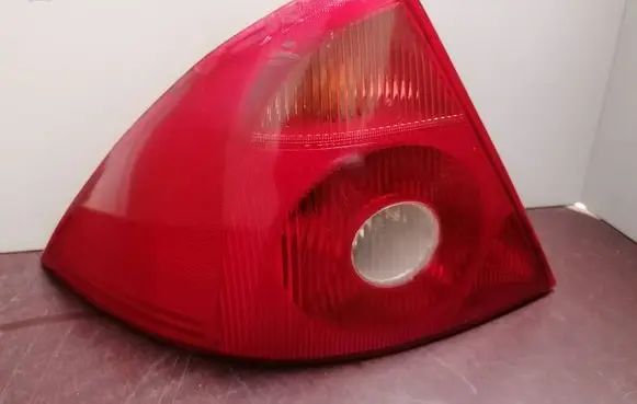 Ford Mondeo Mk III Rear/tail lights 1S7113405A 0374B 3S7113405A