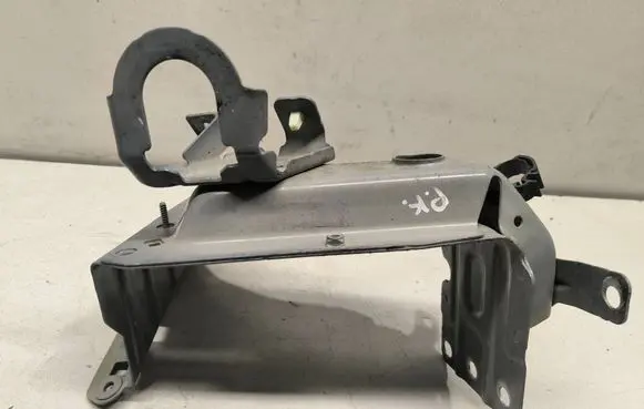 Porsche Cayenne (9Y0 9Y3) Fender mounting bracket 9Y0821263
