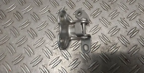 Toyota Prius+ (ZVW40) Rear door upper hinge 