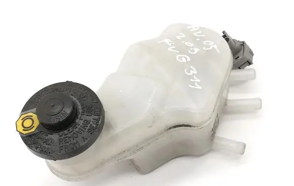Brake fluid reservoir