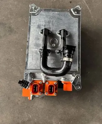 Volkswagen Golf VIII Voltage converter/converter module 5QE915685C