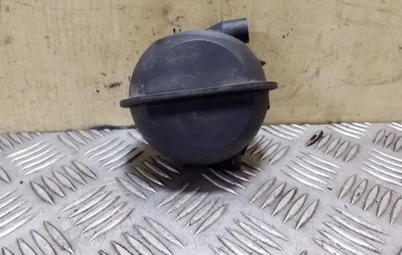 Vacuum air tank