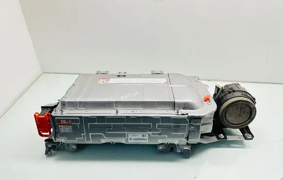 Toyota Yaris Hybrid / electric car battery G928052031 2345615205
