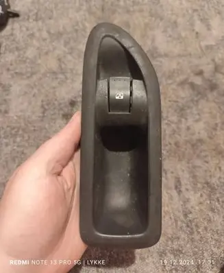 Renault Laguna II Quarter vent window switch 8200016013