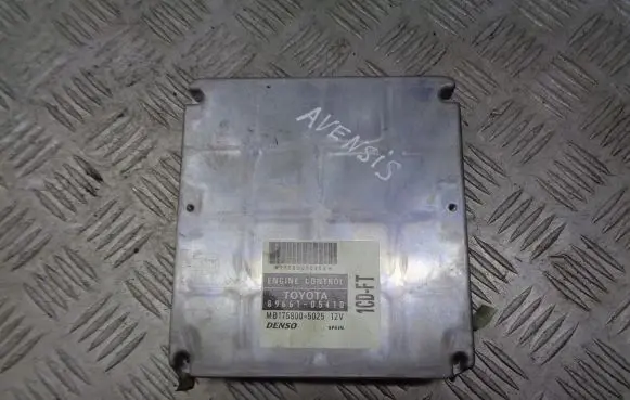 Toyota Avensis T220 Engine control unit/module ECU 89661-05410