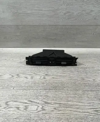 BMW 3 E90 E91 Dash center air vent grill 9130464 14482110 05102009