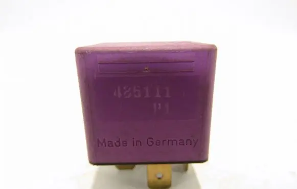 Saab 9-5 Fuel pump relay 90464759