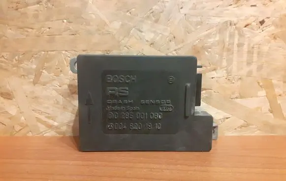 Mercedes-Benz E W124 Airbag control unit/module 1321 A0048201910