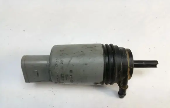 BMW 3 E90 E91 Windscreen/windshield washer pump 6934159