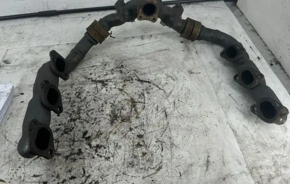 Mercedes-Benz CLS C218 X218 Exhaust manifold A6421421009