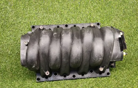 BMW 7 E38 Intake manifold 1729528 11611729528