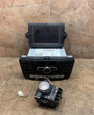 Mercedes-Benz SLK R172 Radio/CD/DVD/GPS head unit A1729003810