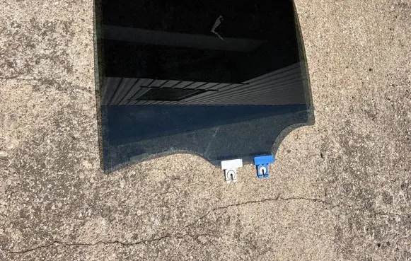 Jeep Grand Cherokee WL Rear door window glass