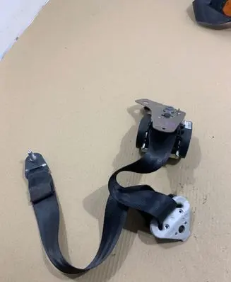 Citroen C3 Picasso Rear seatbelt 0407439