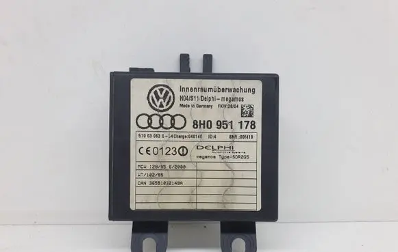 Audi A4 S4 B7 8E 8H Alarm control unit/module 8H0951178