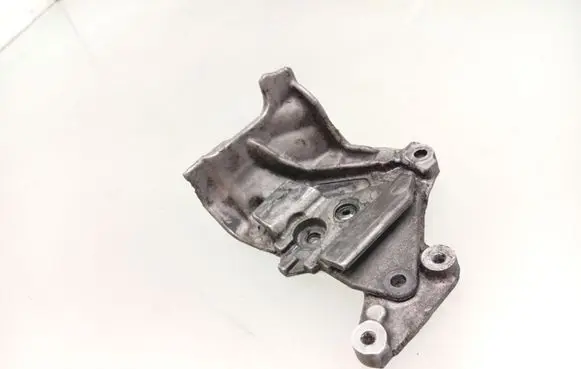 Citroen Xsara Picasso Engine mounting bracket 505932B