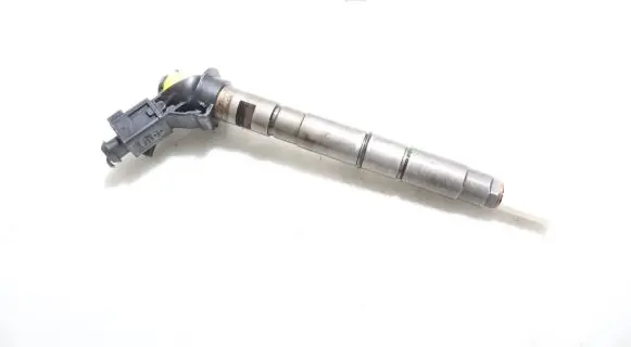 Audi A6 S6 C6 4F Fuel injector