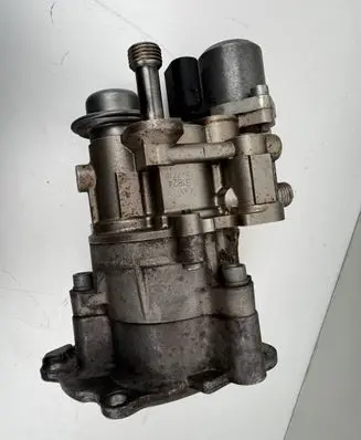 BMW X5M E70 Fuel injection high pressure pump 7613933