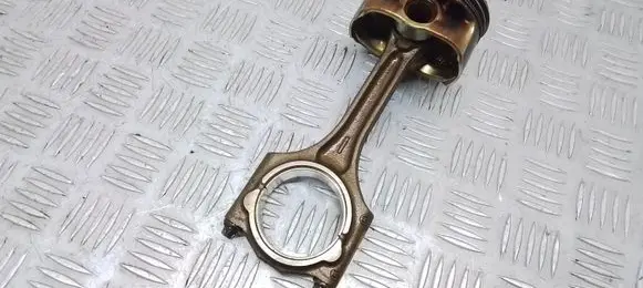 Volvo XC60 Piston with connecting rod