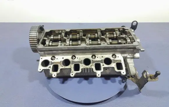 Volkswagen PASSAT B6 Engine head 03L103373