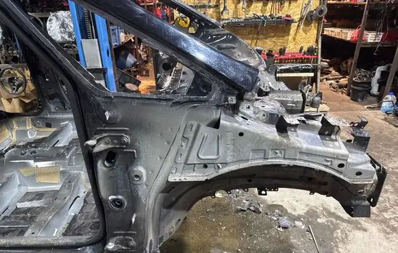 Ford Galaxy Front quarter panel 