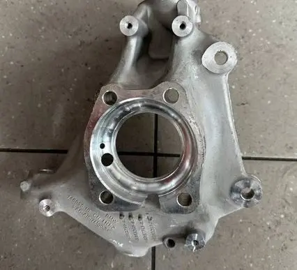 BMW 4 G22 G23 G24 G26 Front wheel hub spindle knuckle 6893259