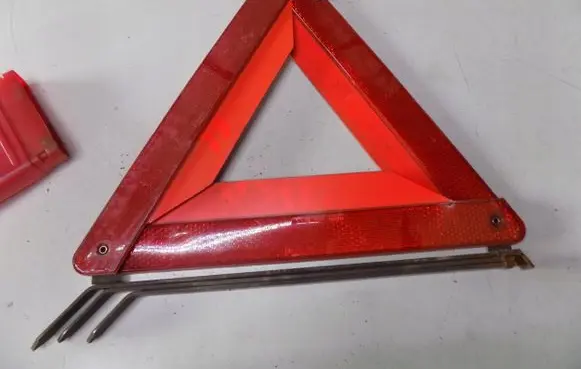 Nissan Qashqai Emergency warning sign K9KL292