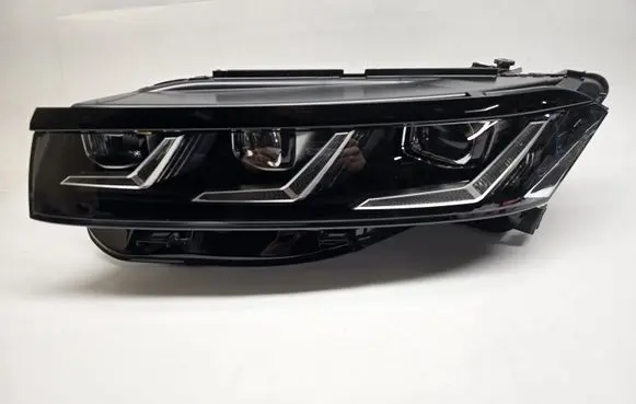 Volkswagen Touareg III Headlight/headlamp 761941081AB
